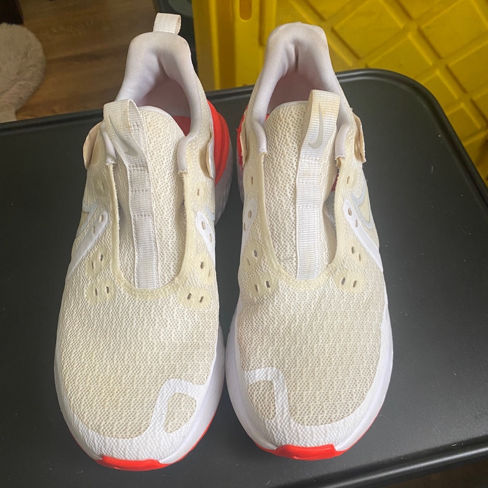 Women’s Nike shoes